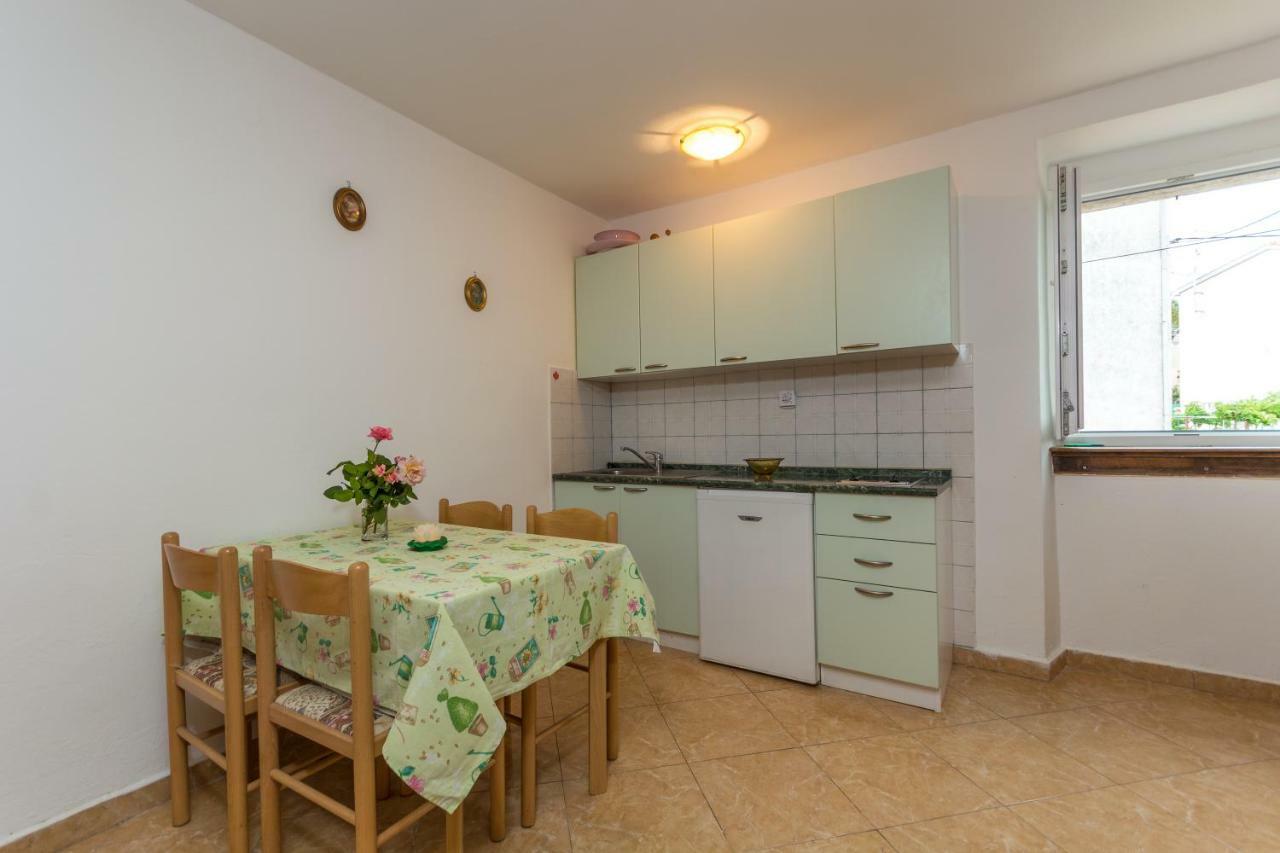 Apartamento Karmen 1 Funtana Exterior foto